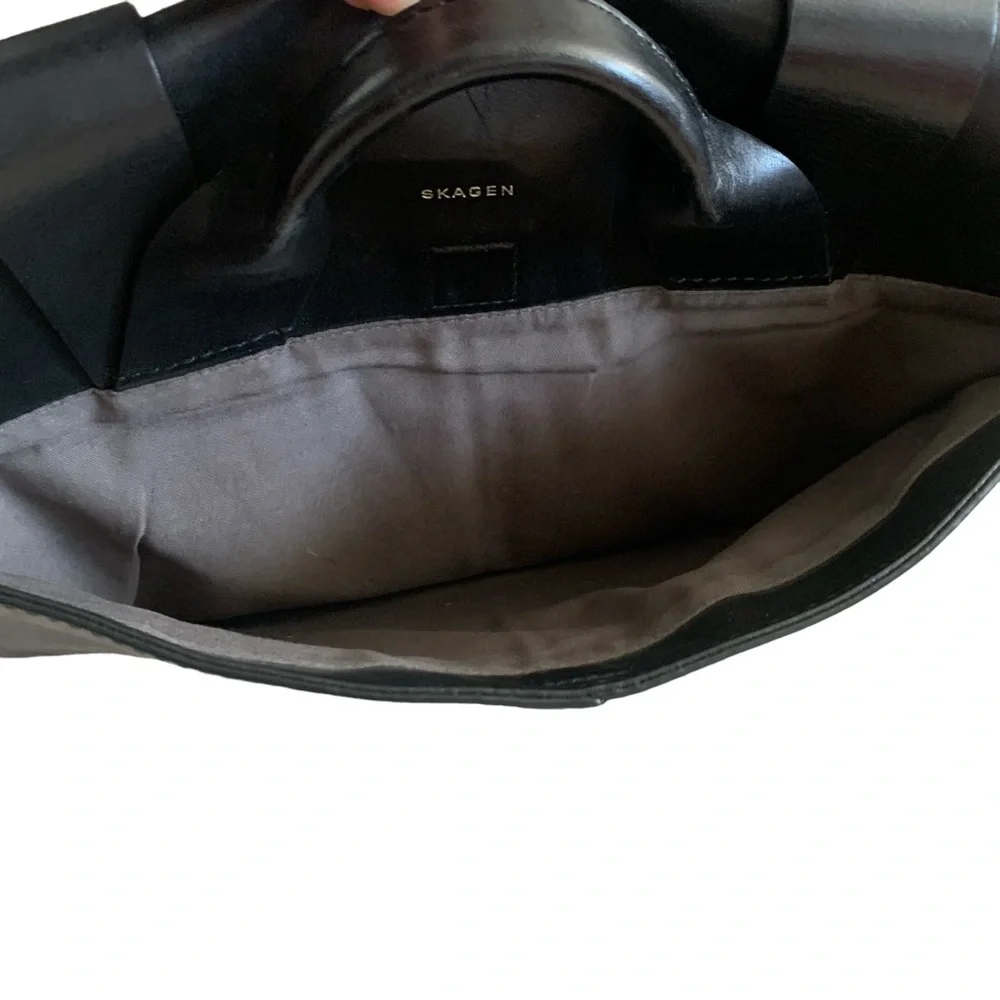 Skagen Black Men’s Cowhide Leather Messenger Bag